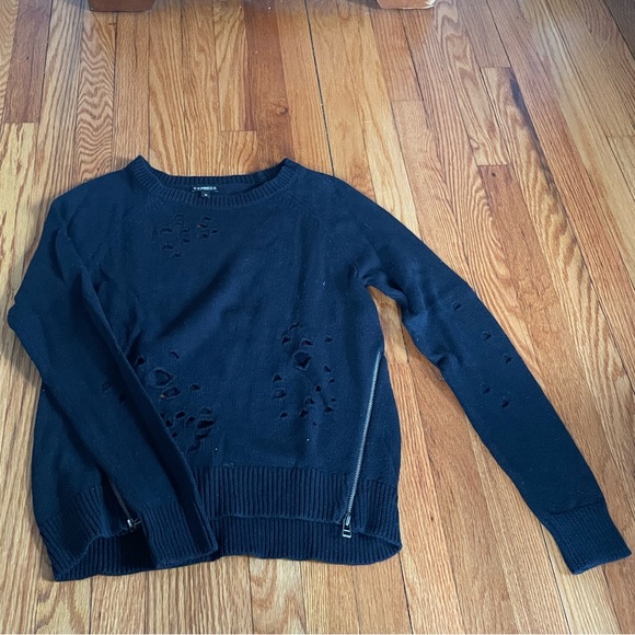 Black Sweater - Picture 1 of 5